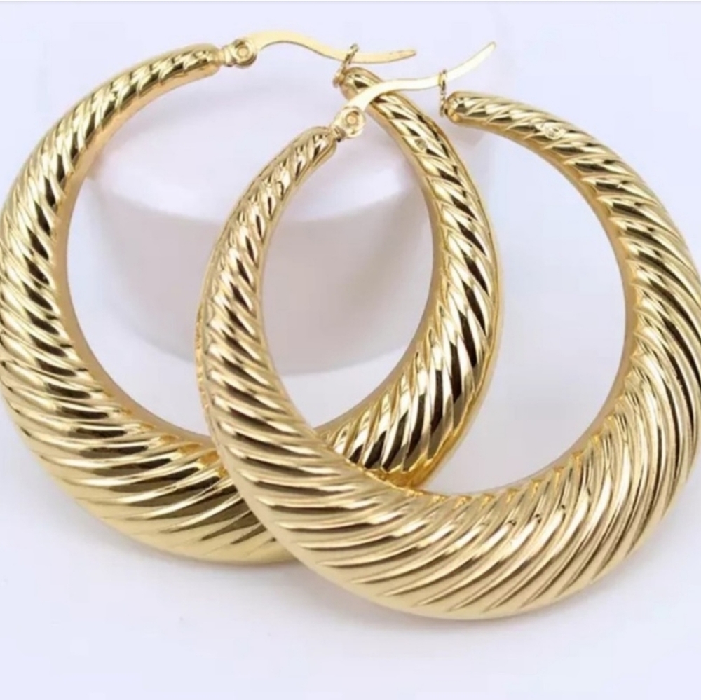 New 18K Yellow Gold Plated Round Hoop Earrings.